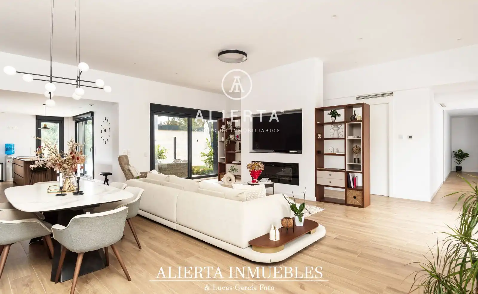 Sala de estar de Casa o chalet en venta en Zaragoza con Aire acondicionado, Calefacción y Trastero