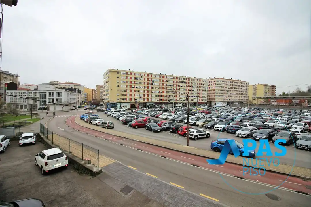 Parking de Piso en venta en Torrelavega  con Terraza y Balcón