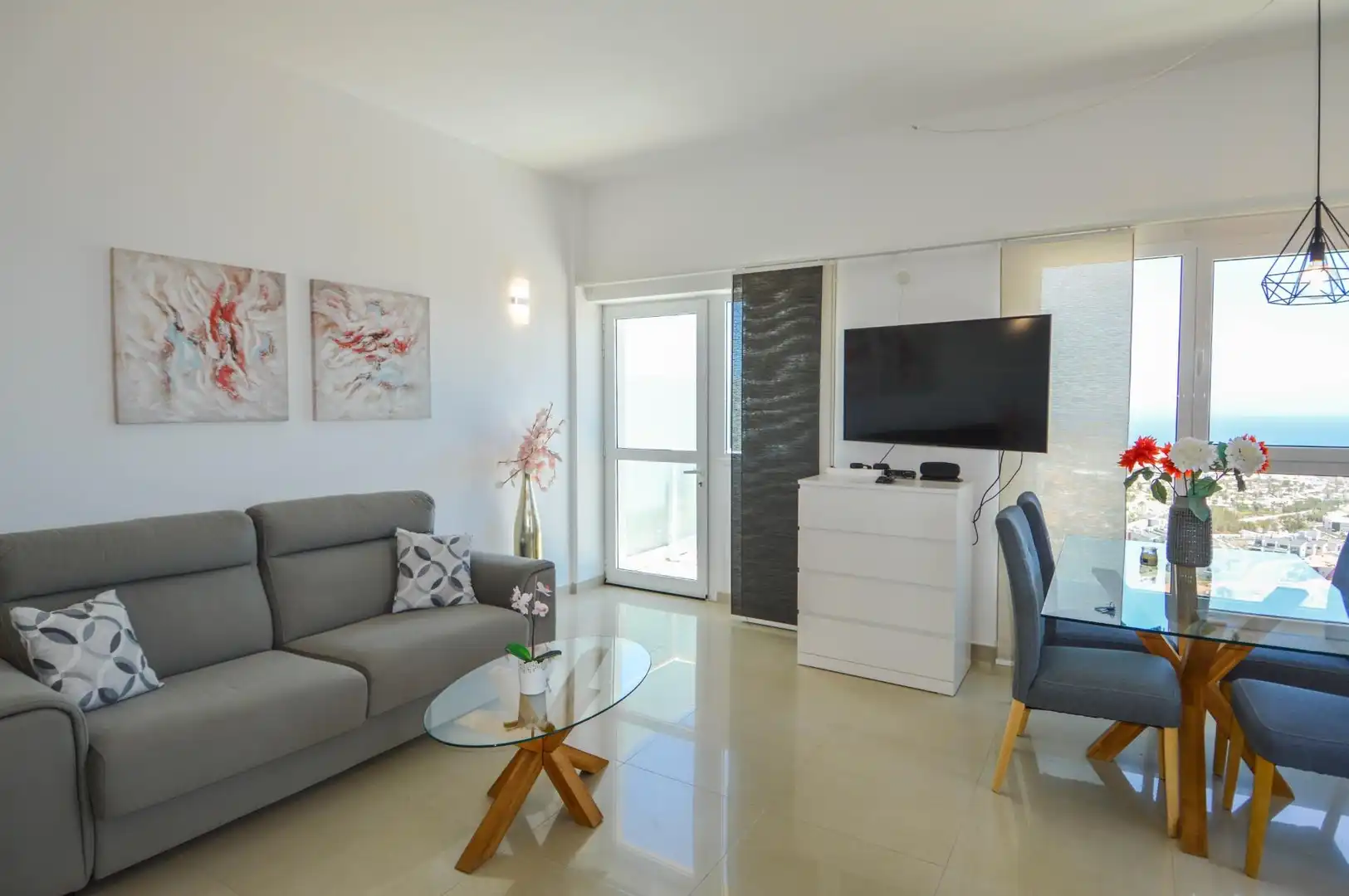 Wohnzimmer von Dachboden zum Verkauf in Mogán mit Klimaanlage, Terrasse und Balkon