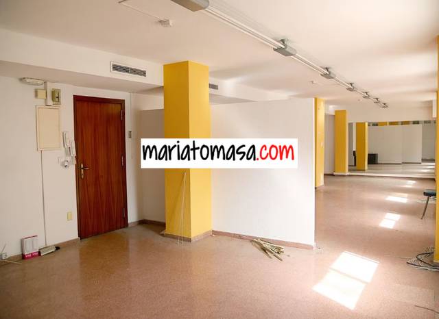 Oficina en Alquiler en José Reus García en Los Ángeles