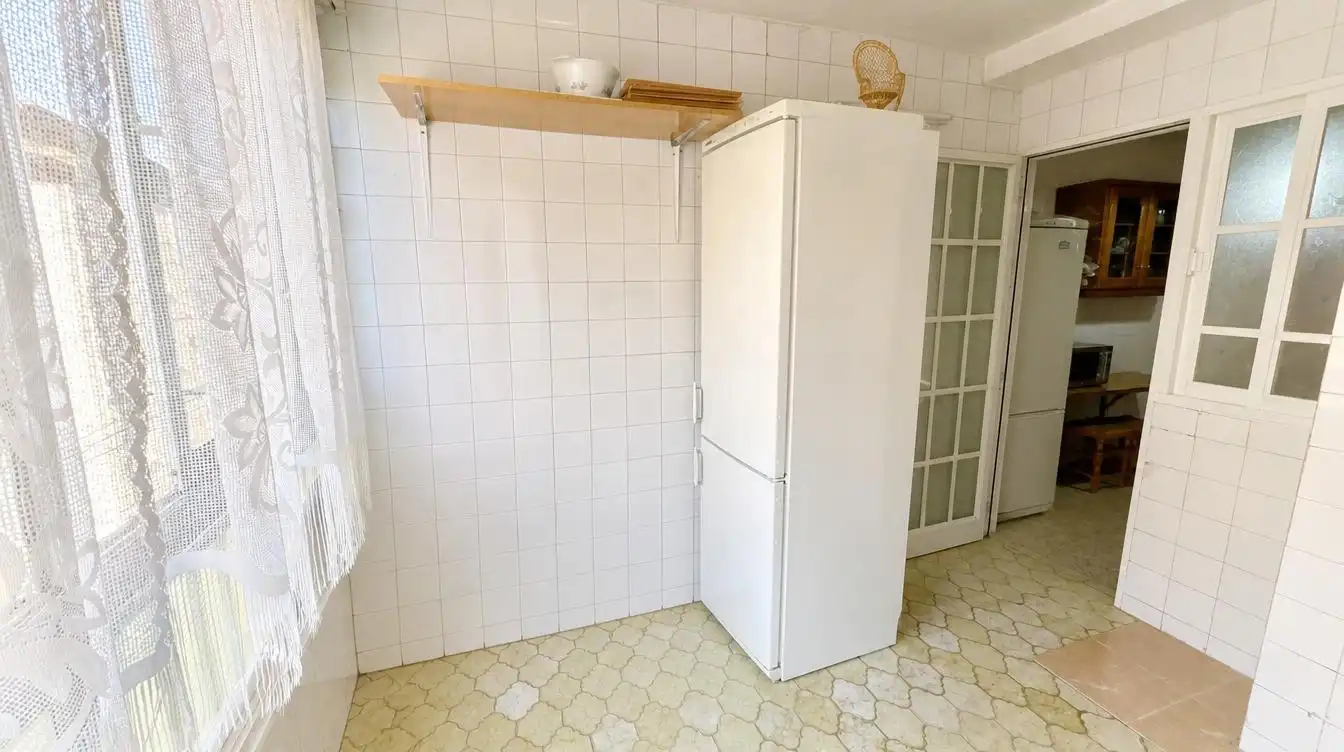 Kitchen of Flat for sale in Granada  with Heating, Furnished and Balcony