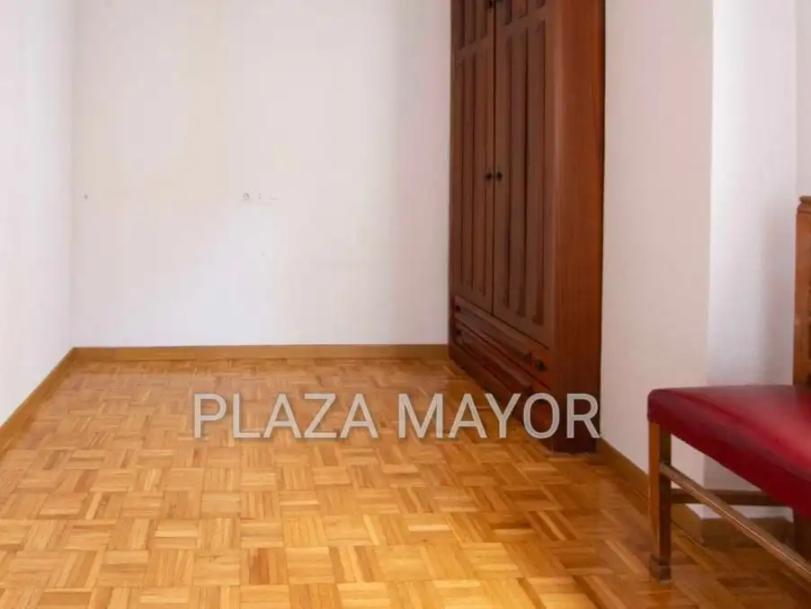 Wohnung zum Verkauf in Salamanca mit Heizung, Parkett und Abstellraum