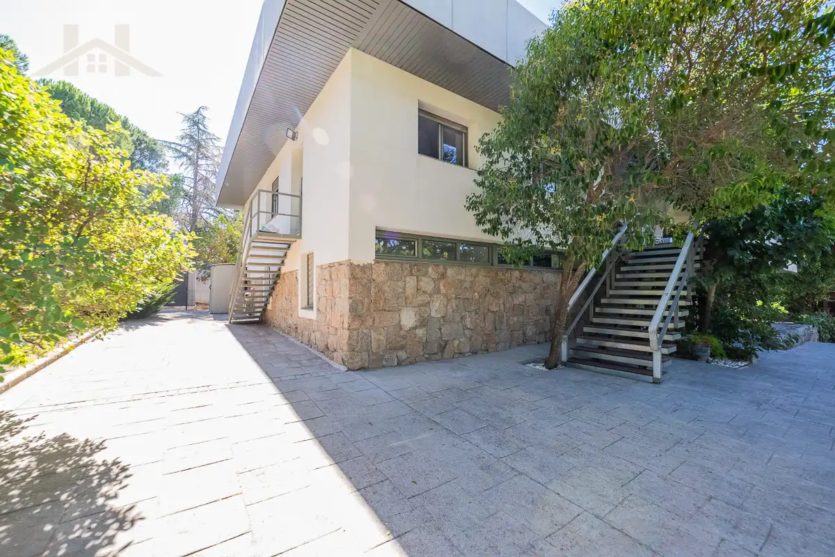 Vista exterior de Casa o chalet en venta en Las Rozas de Madrid