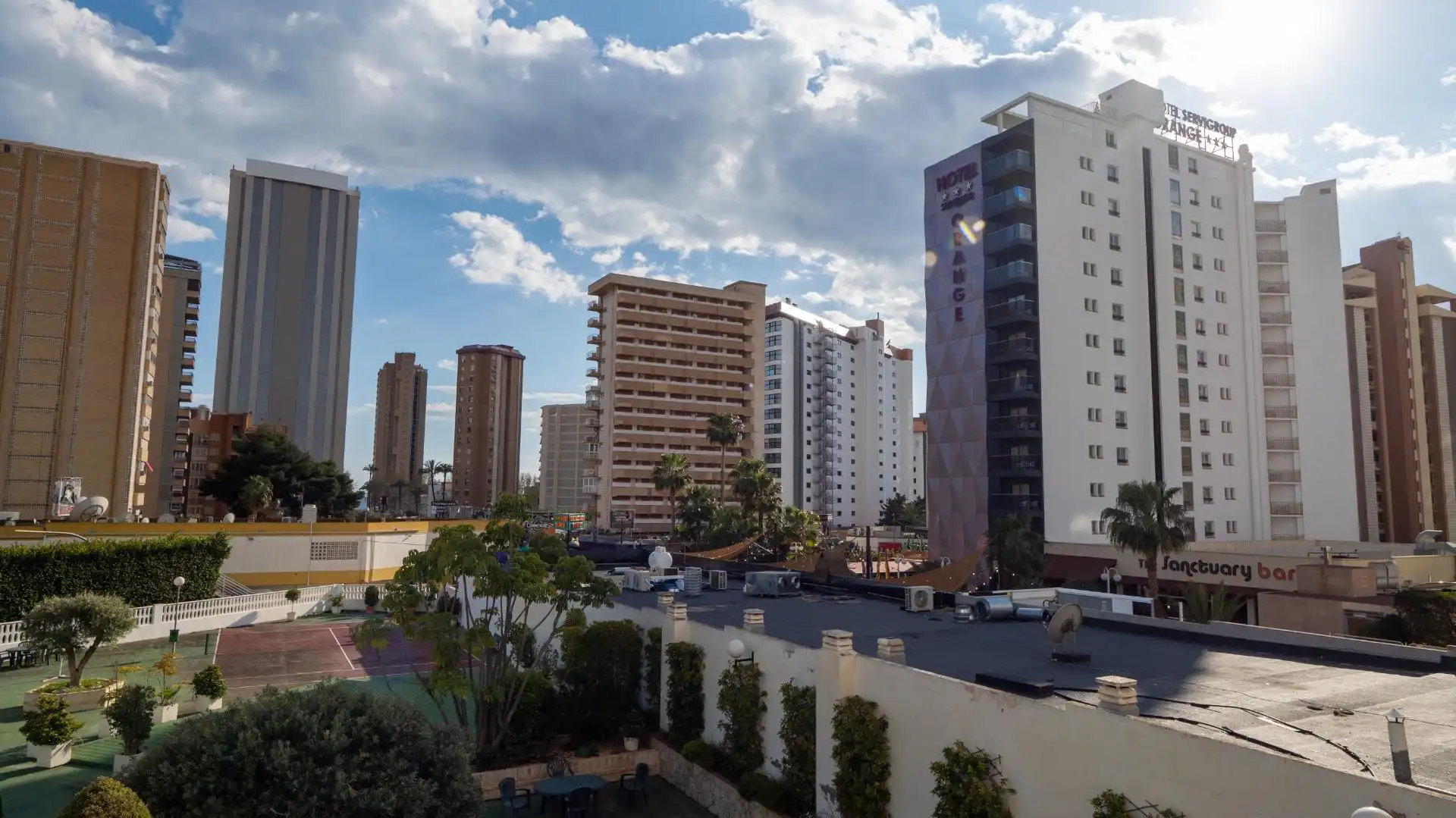 Exterior view of Flat for sale in Benidorm  with Air Conditioner, Private garden and Community pool
