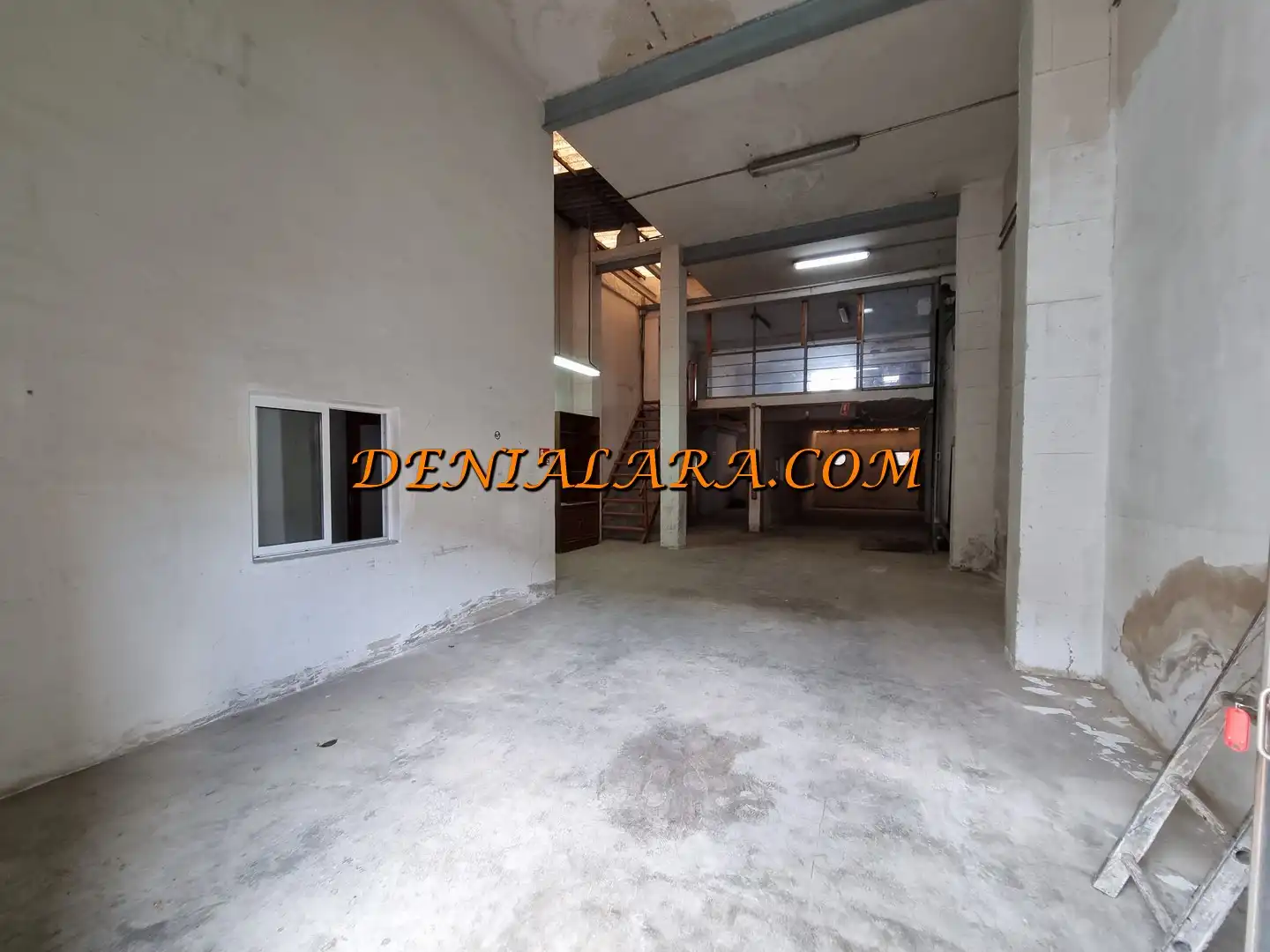 Commercial properties for rent in Pego