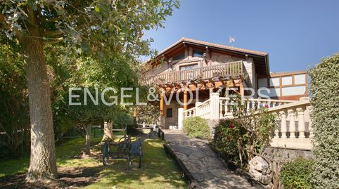 Espectacular CaseríoChalet con magníficas vistas y piscina cubierta climatizada en Barrika