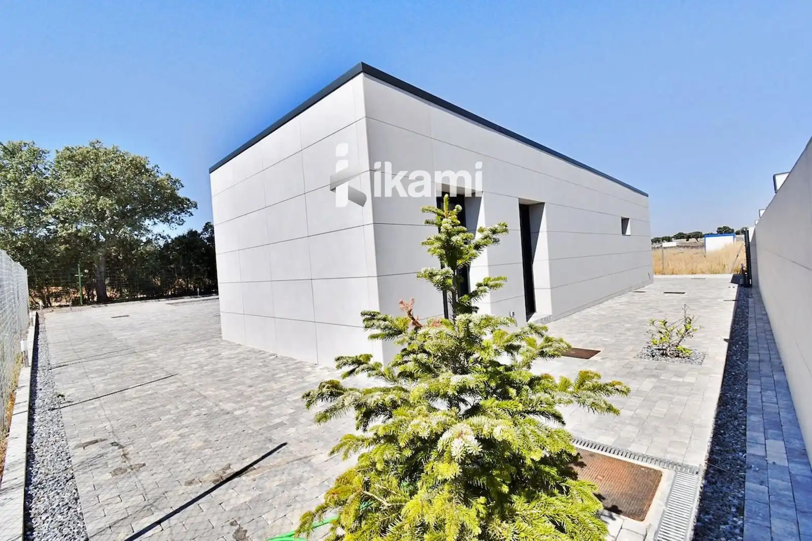 Exterior view of Houses for sale in Chiloeches  with Air Conditioner and Alarm