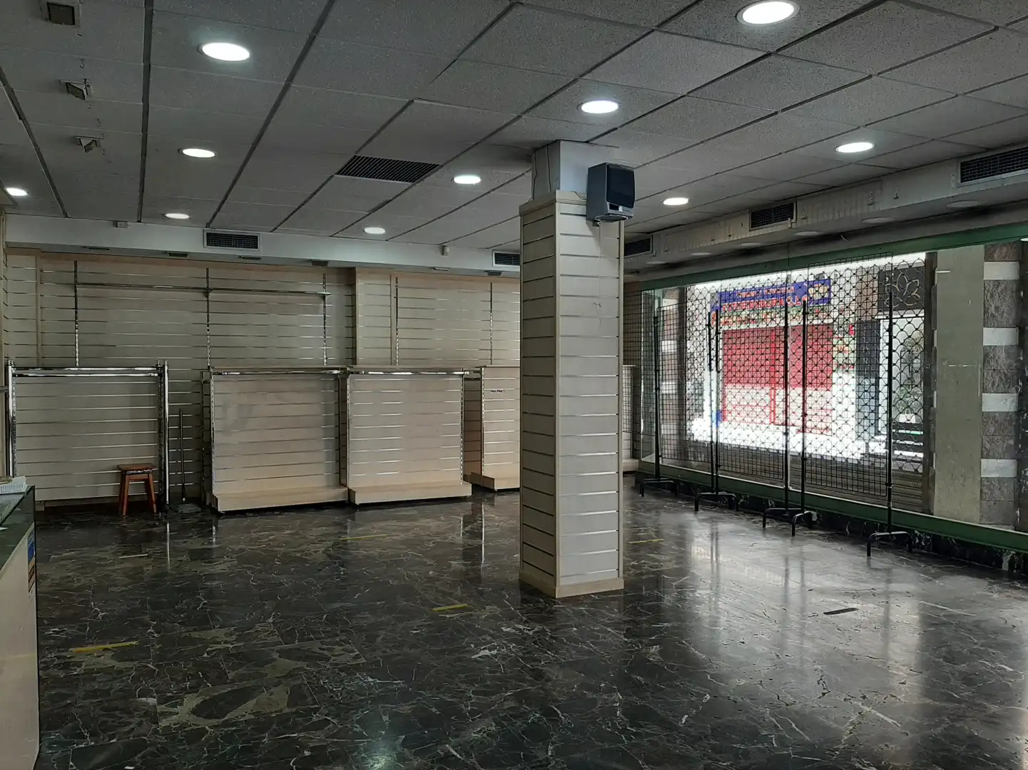 Local comercial de lloguer a Estación - Parque O'Donnell, imagen 3
