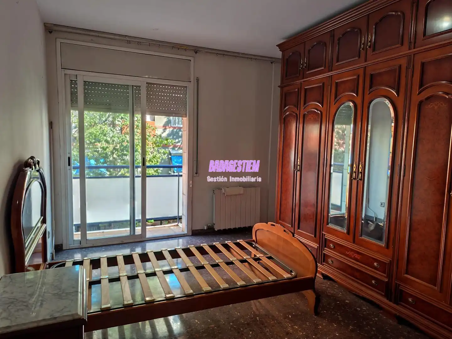 Habitación de Piso en venta en Santa Coloma de Gramenet con Calefacción, Terraza y Balcón