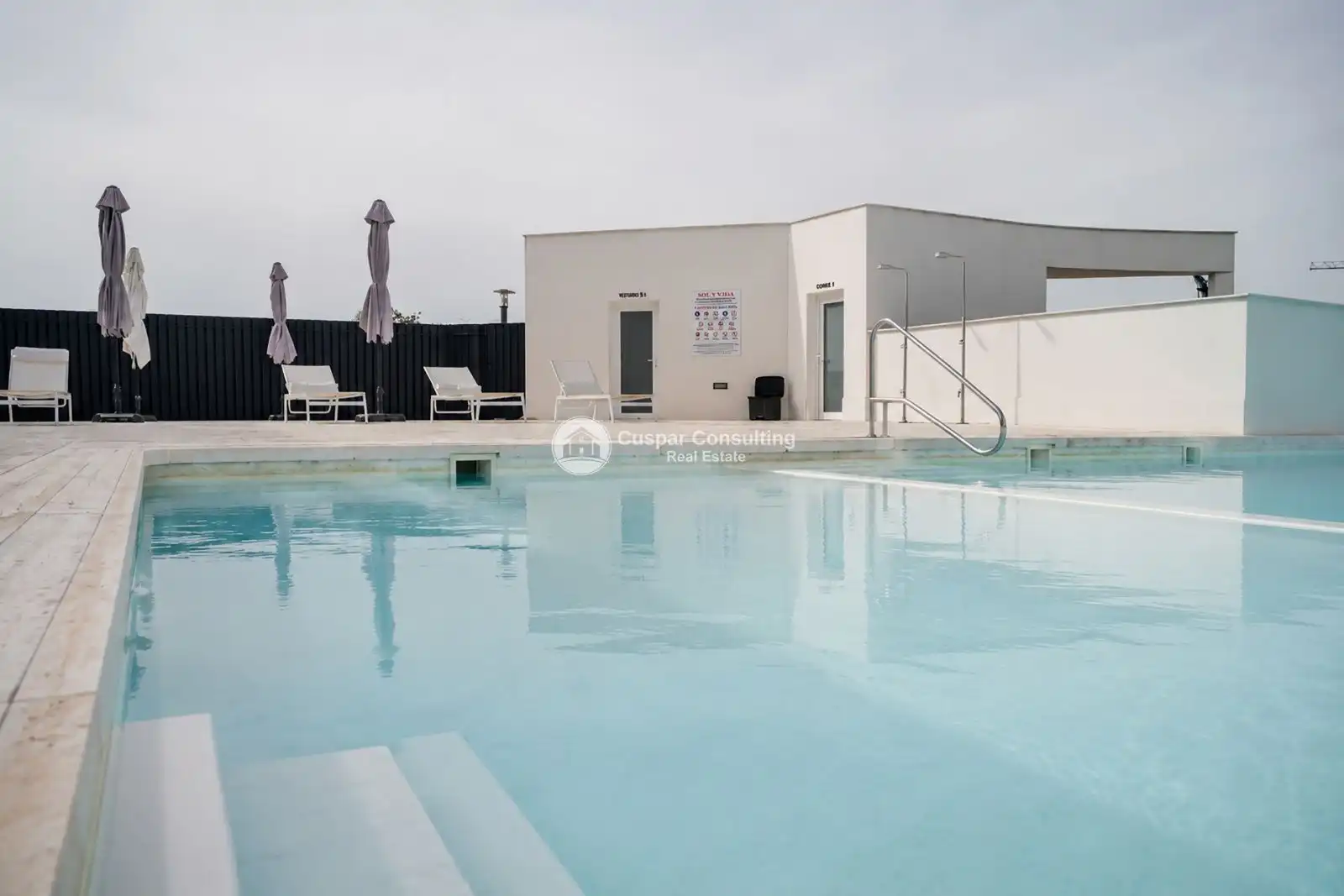 Apartament amb piscina en venda a Plaza de la Literatura