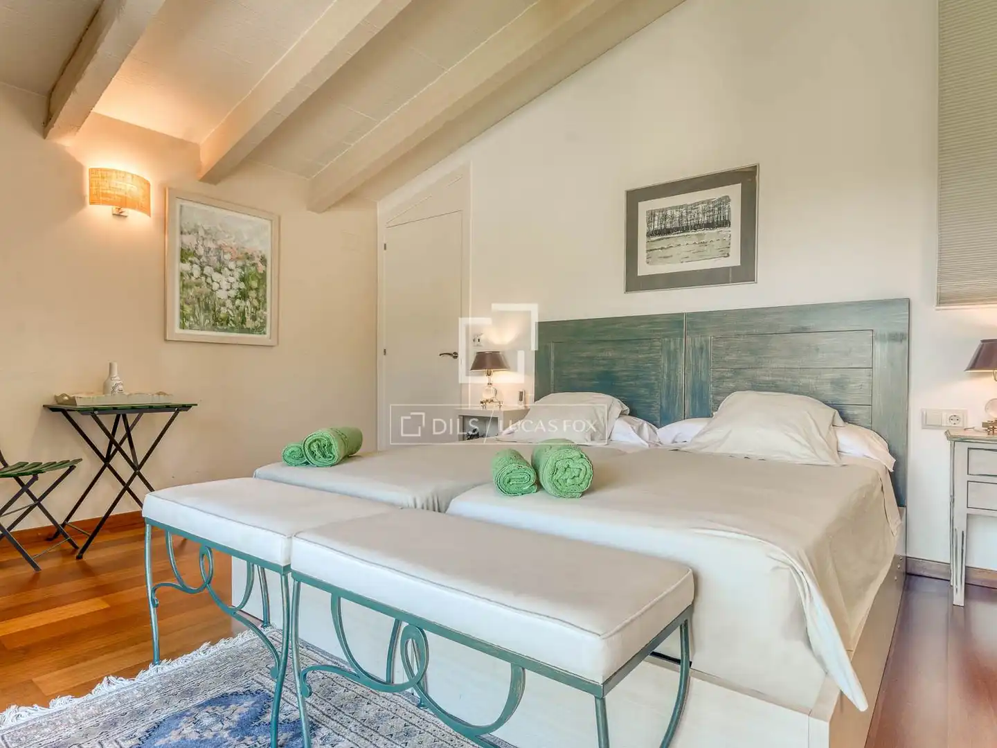 Habitación de Finca rústica en venta en Boadella i les Escaules con Calefacción, Jardín privado y Terraza