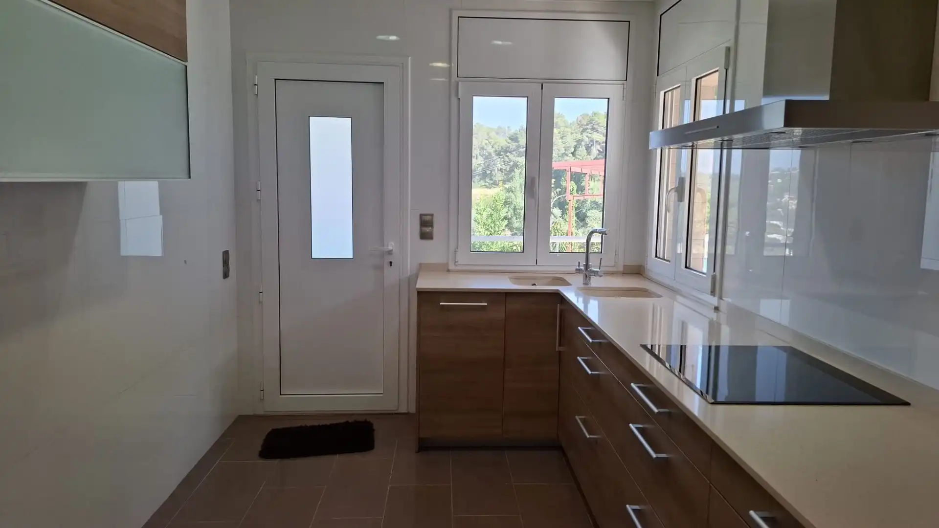Cuina de Casa o xalet en venda en Vallirana amb Aire condicionat i Terrassa