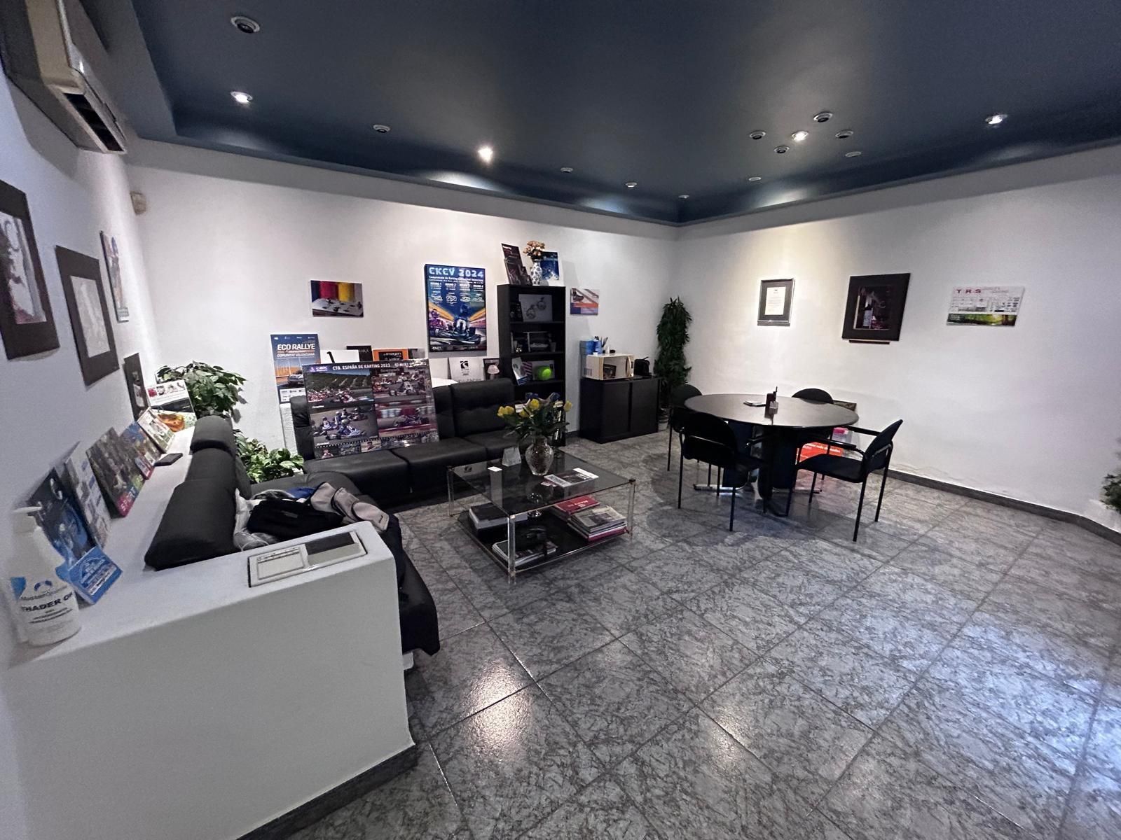 Premises for sale in Xirivella  with Air Conditioner
