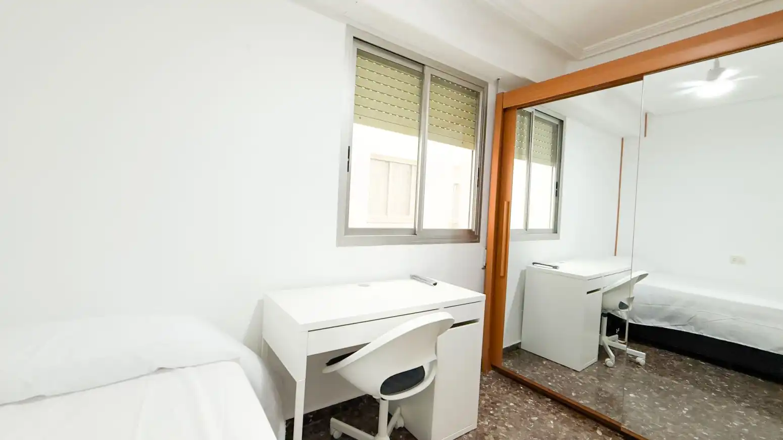 Habitación de Piso para compartir en Valencia con Aire acondicionado, Calefacción y Amueblado