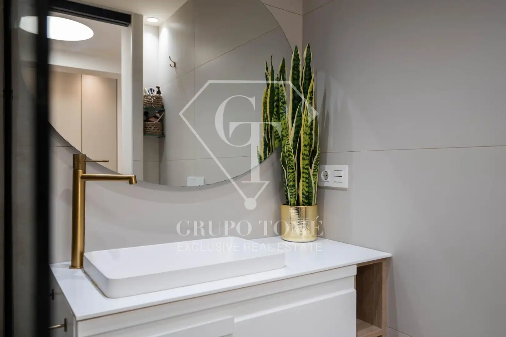 Baño de Piso en venta en Donostia - San Sebastián  con Calefacción y Balcón