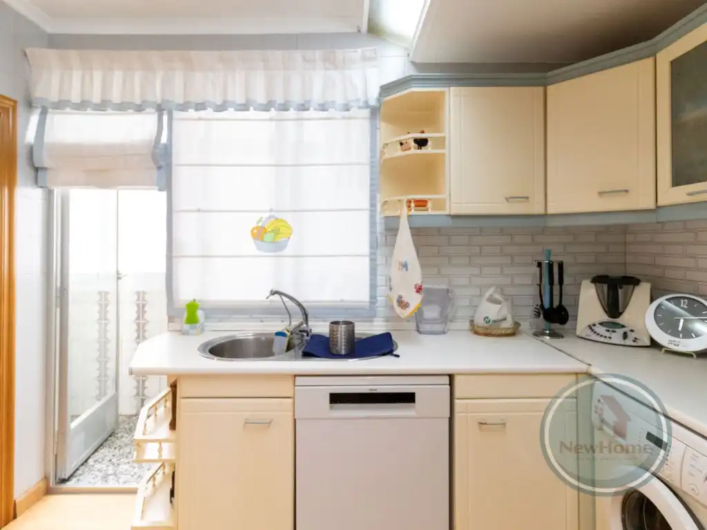 Kitchen of Flat for rent in Elche / Elx  with Air Conditioner and Balcony