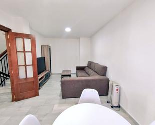Sala d'estar de Casa adosada en venda en Motril amb Terrassa