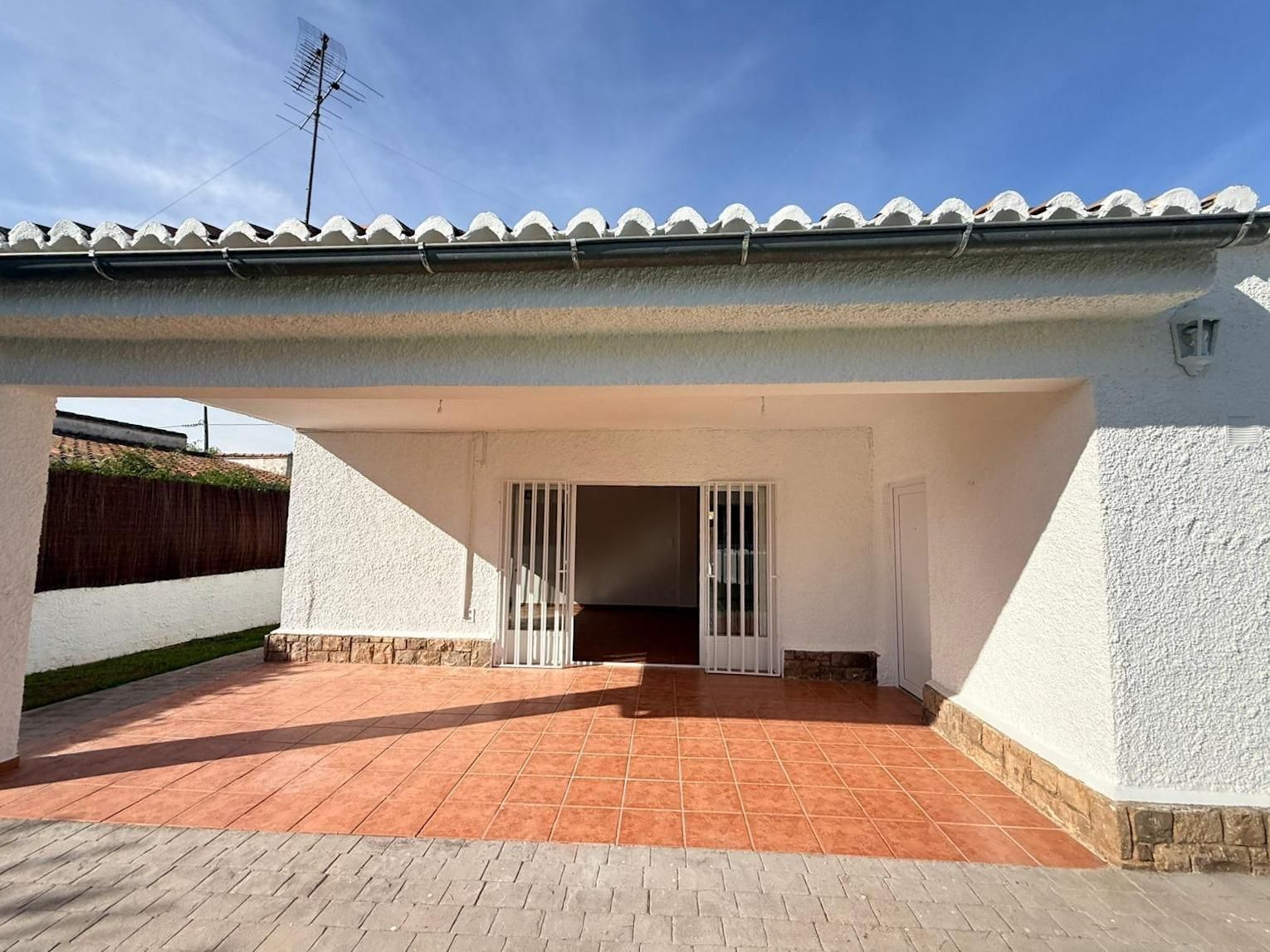Exterior view of House or chalet to rent in Rocafort  with Heating, Private garden and Parquet flooring