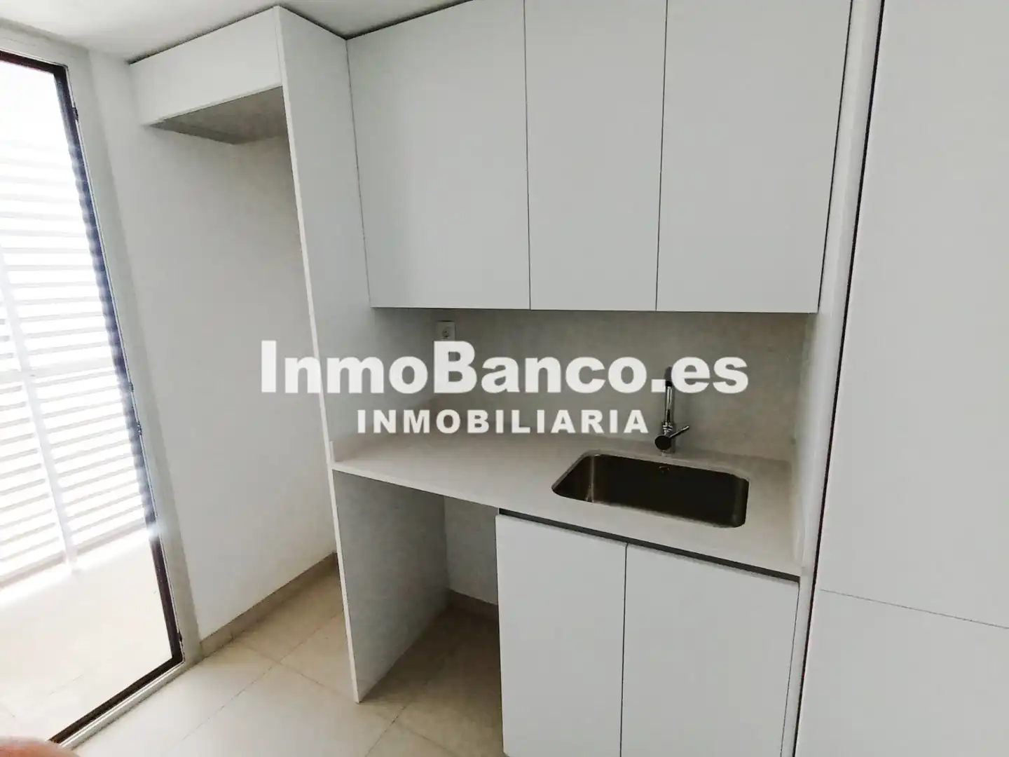 Flat for rent in Valencia  with Air Conditioner, Heating and Storage room