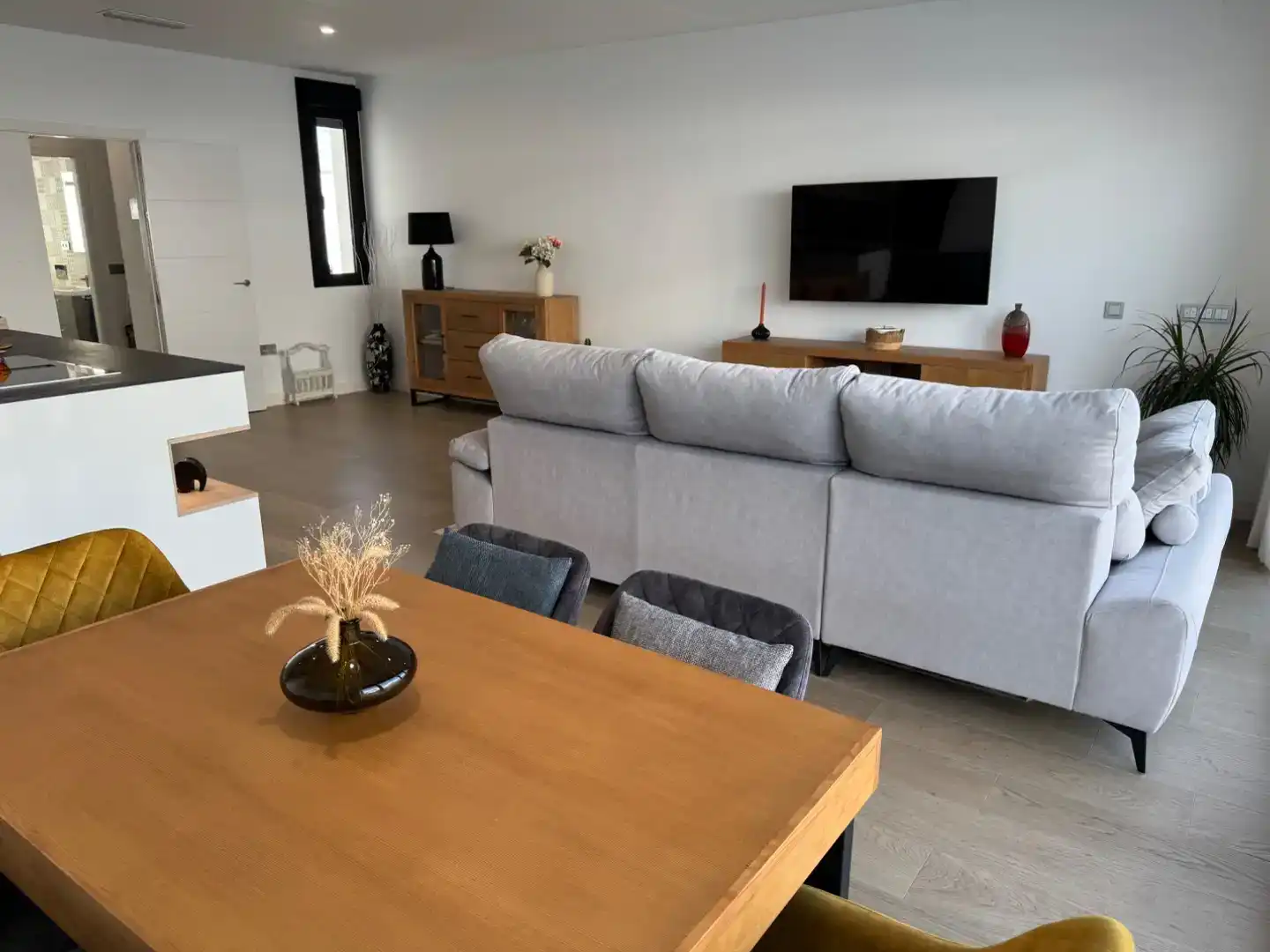 Sala de estar de Piso en venta en Dos Hermanas con Aire acondicionado, Piscina y Balcón