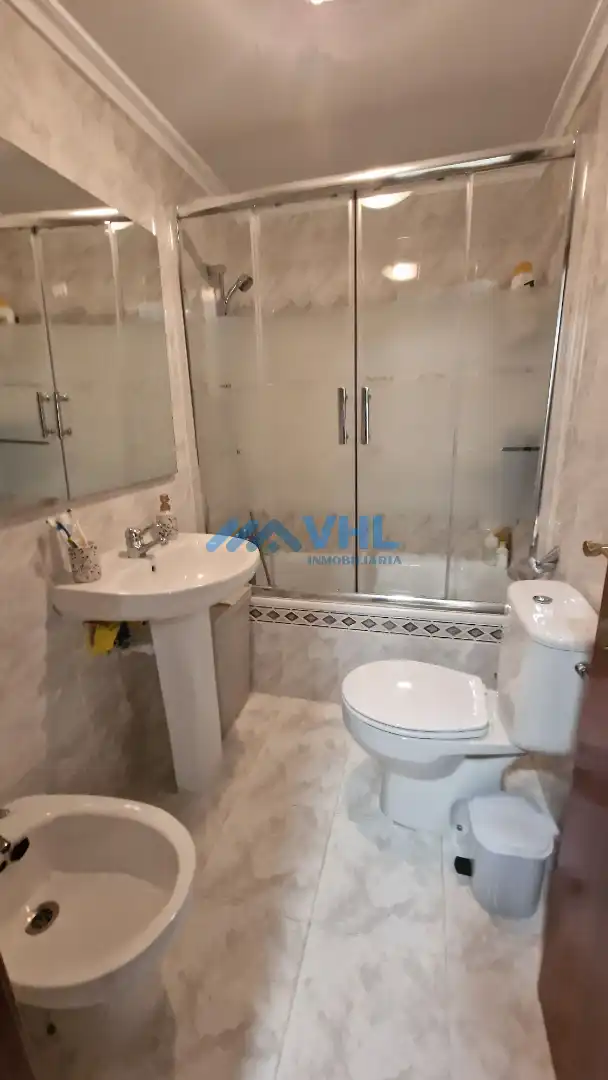 Flat for rent in Calle Leonardo Rucabado, Centro
