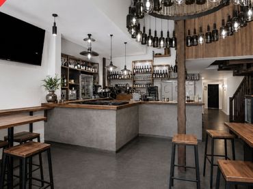 Local comercial en traspàs a Av. de la Reina Victoria