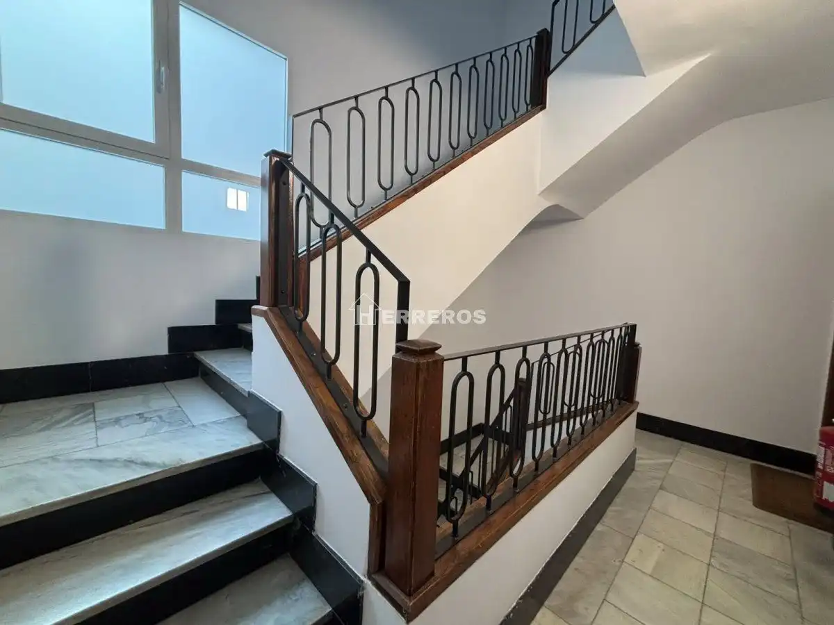 Piso en venta en  Logroño con Calefacción, Parquet y Terraza