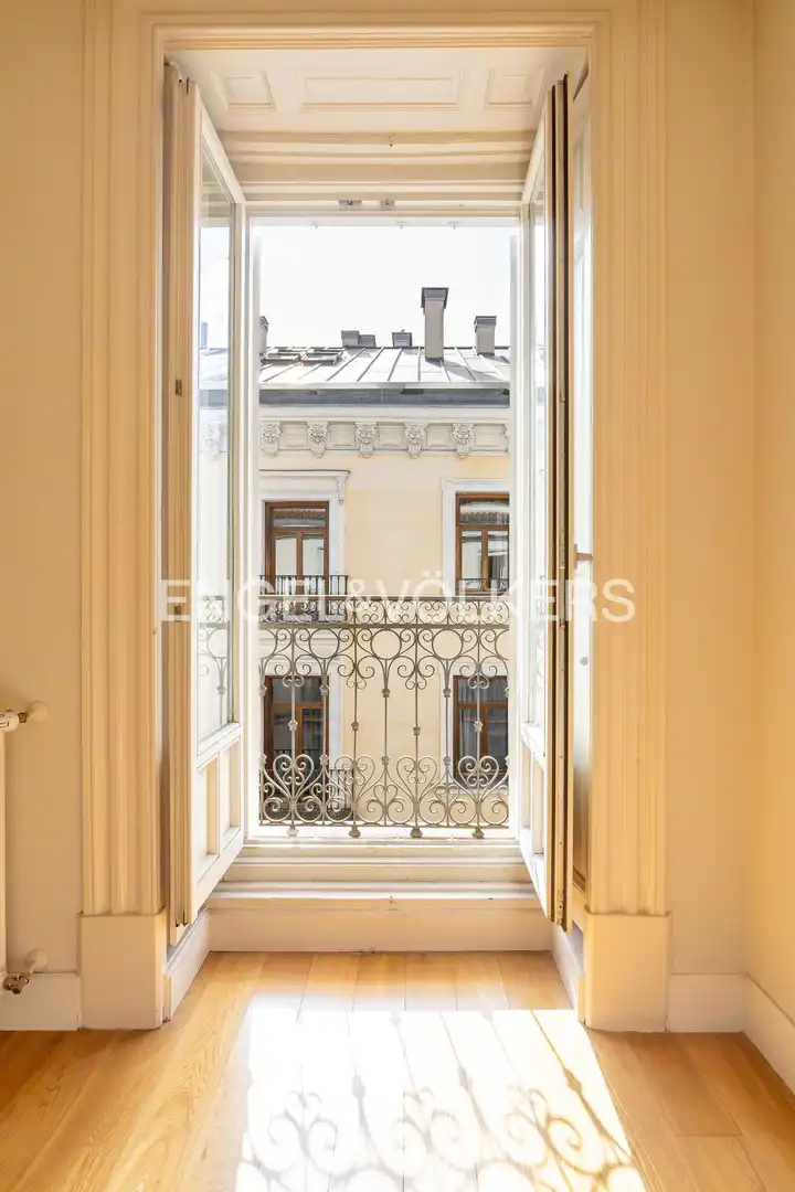 Balcony of Flat for rent in Madrid  with Air Conditioner, Heating and Parquet flooring