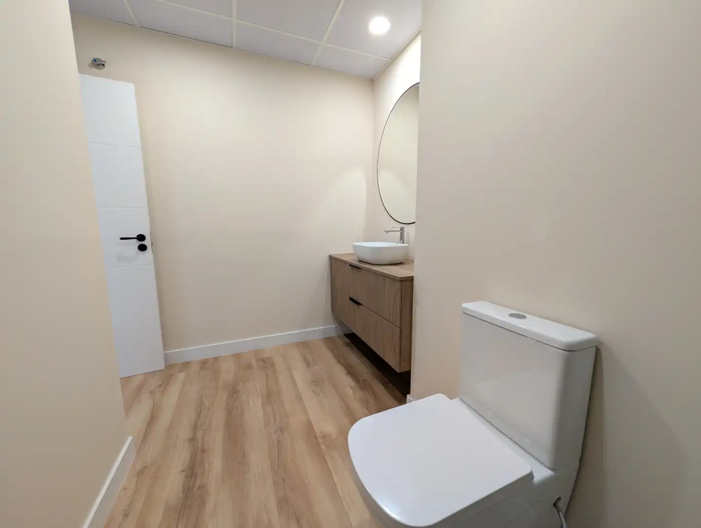 Badezimmer von Büro zur Miete in Rivas-Vaciamadrid mit Klimaanlage, Heizung und Terrasse