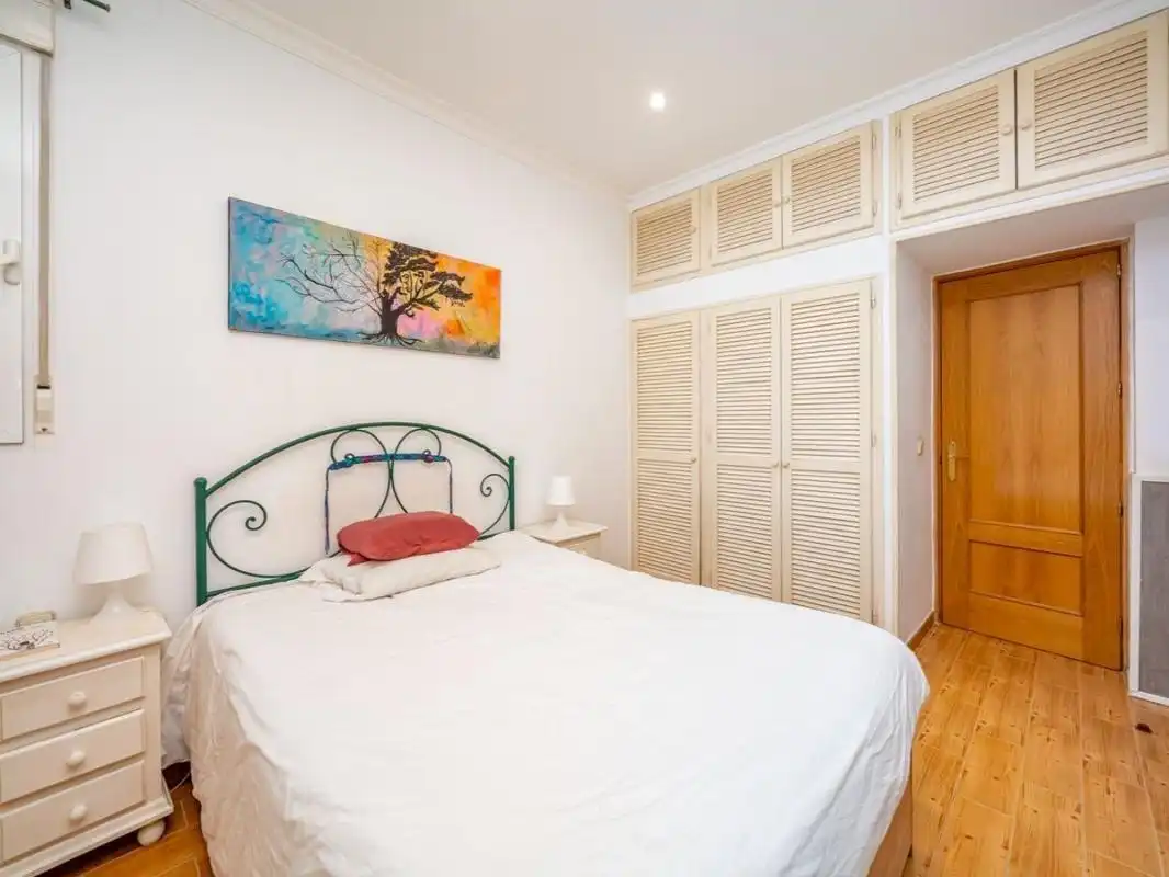 Dormitori de Planta baixa en venda en Madrid amb Calefacció, Terrassa i Moblat