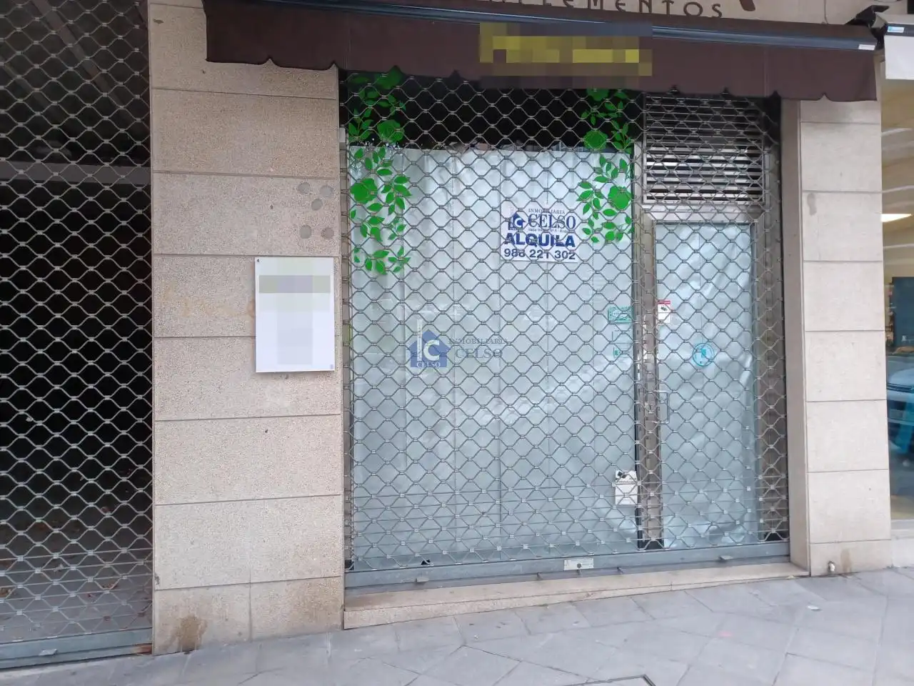 Local de lloguer en Ourense Capital  amb Aire condicionat i Moblat