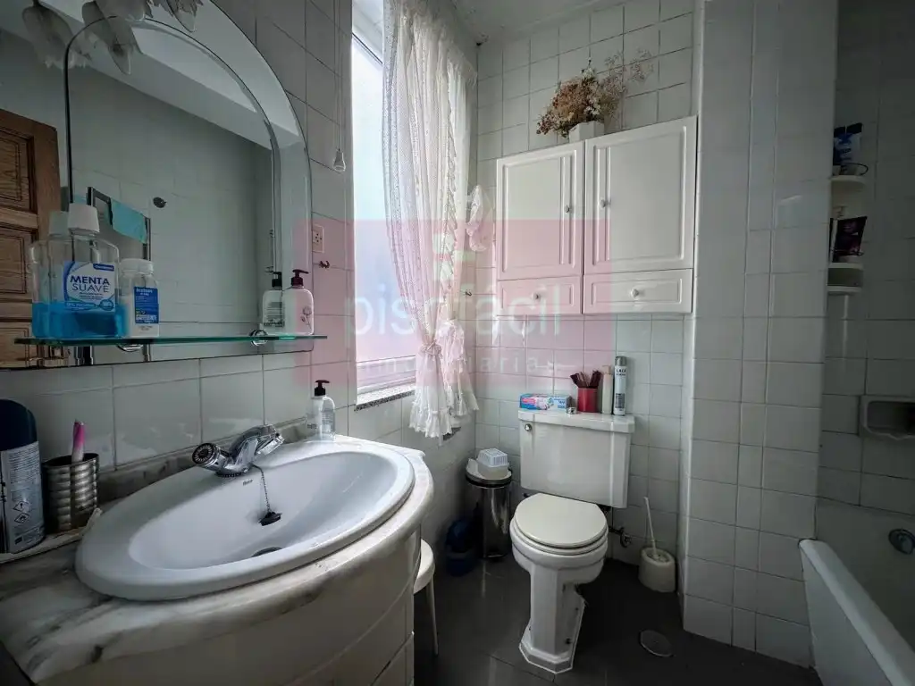 Badezimmer von Wohnung zum Verkauf in Lugo