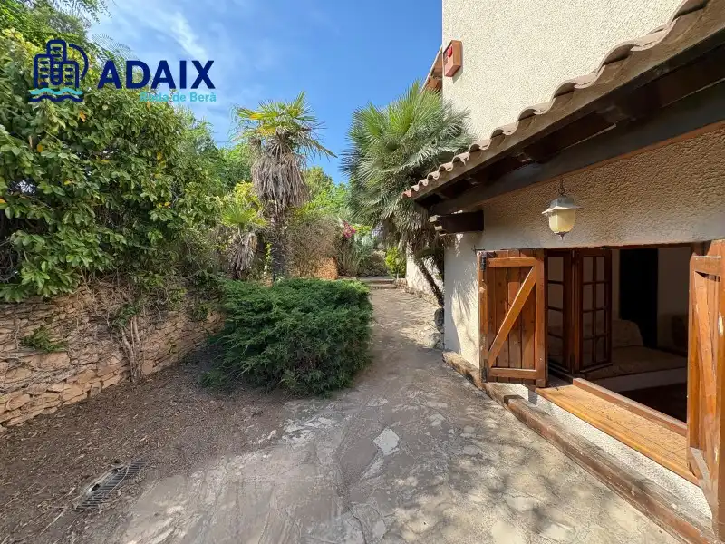 Vista exterior de Casa o chalet en venta en Roda de Berà con Terraza, Trastero y Piscina