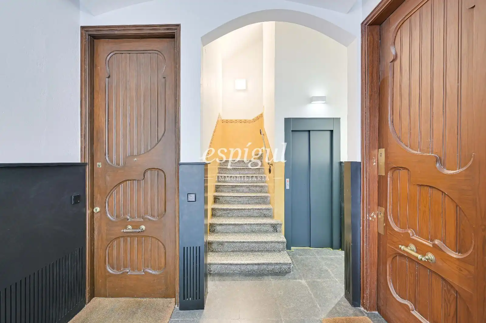Piso en venta en Girona con Calefacción, Terraza y Amueblado