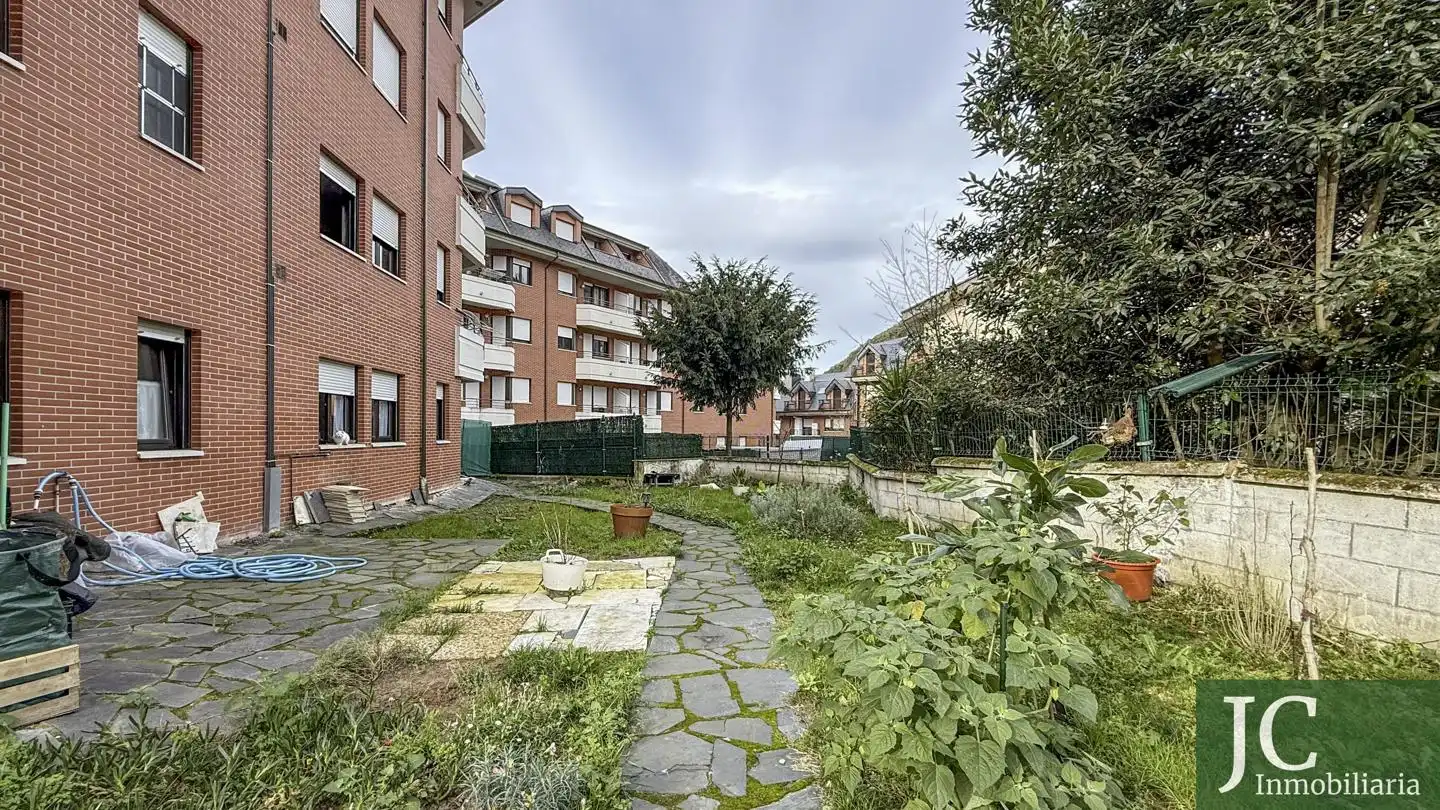 Vista exterior de Planta baja en venta en Limpias con Calefacción, Jardín privado y Terraza
