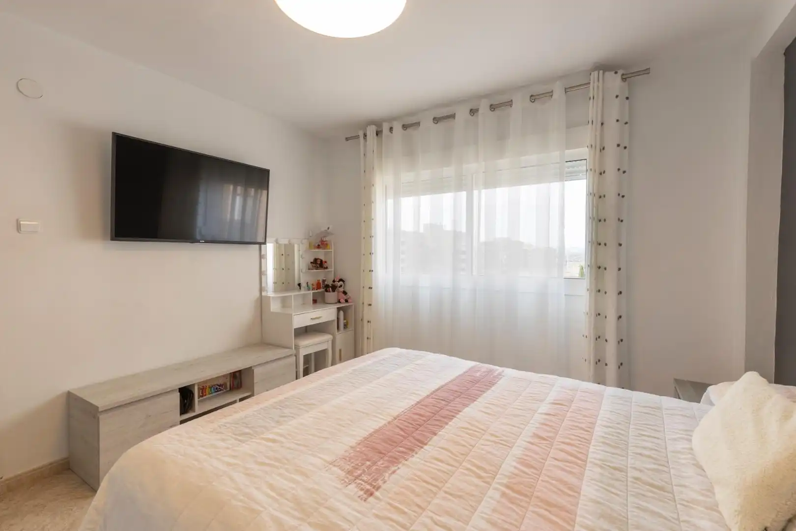 Habitación de Piso en venta en Granada con Aire acondicionado y Balcón