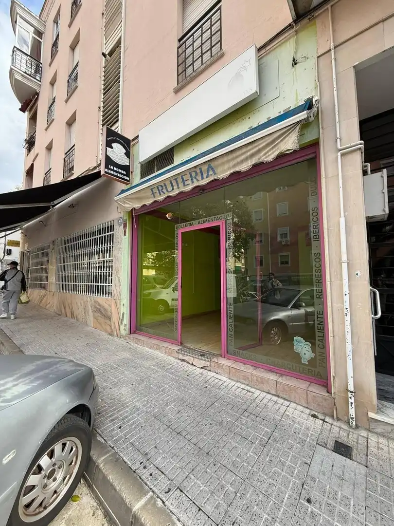 Vista exterior de Local en venda en Badajoz
