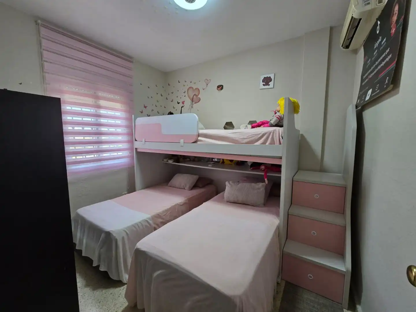 Dormitori de Casa o xalet en venda en Alcalá de Guadaira amb Terrassa i Traster