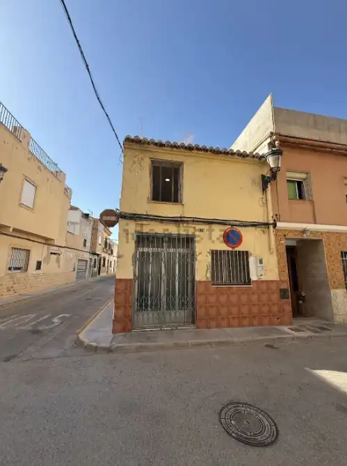 Vista exterior de Casa adosada en venda en Rafelbuñol / Rafelbunyol amb Aire condicionat, Jardí privat i Terrassa