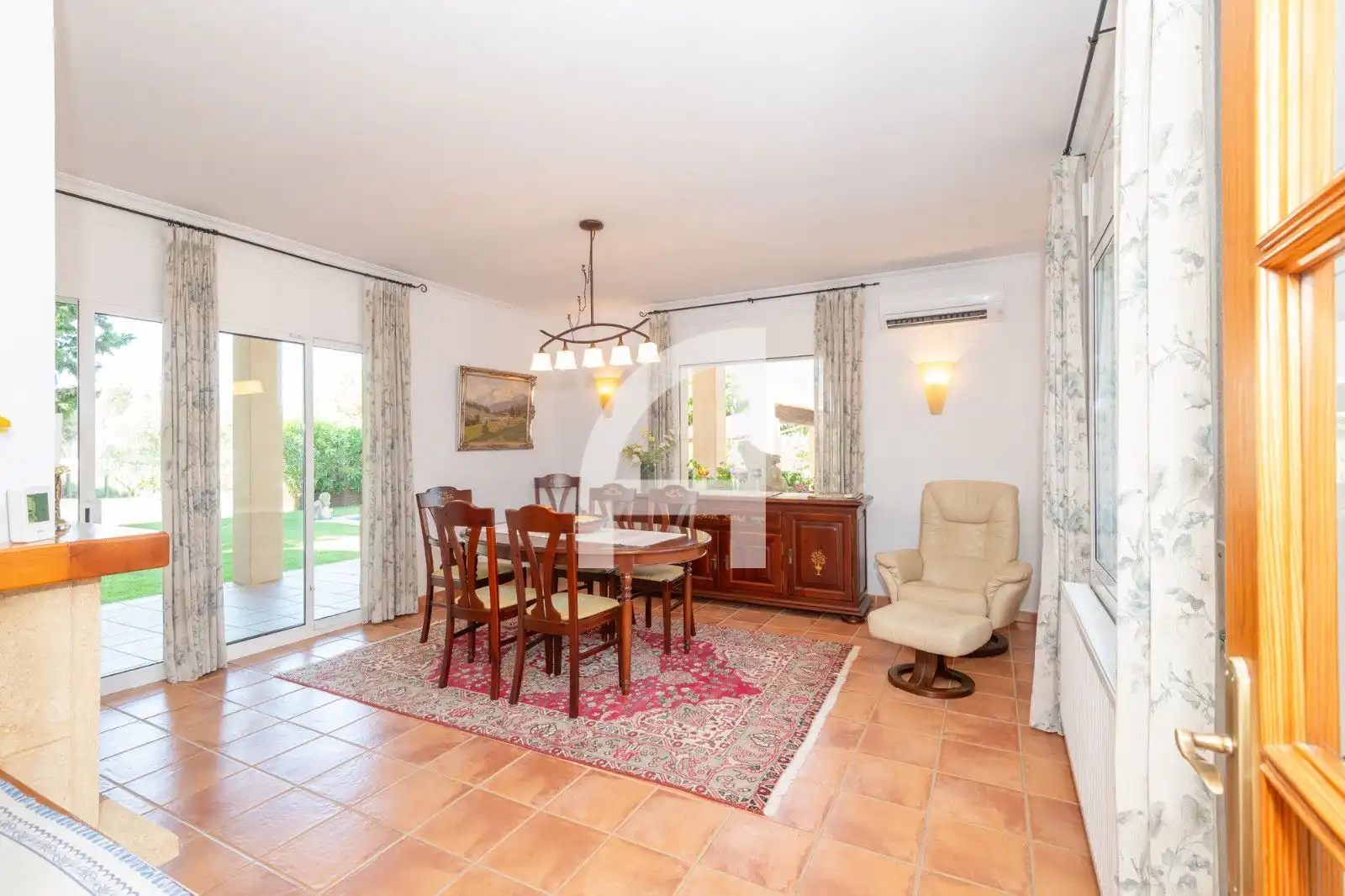 Garden of Houses for sale in Pontós  with Air Conditioner, Heating and Private garden