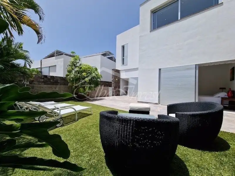 Terrassa de Casa o xalet en venda en Adeje amb Aire condicionat, Jardí privat i Terrassa