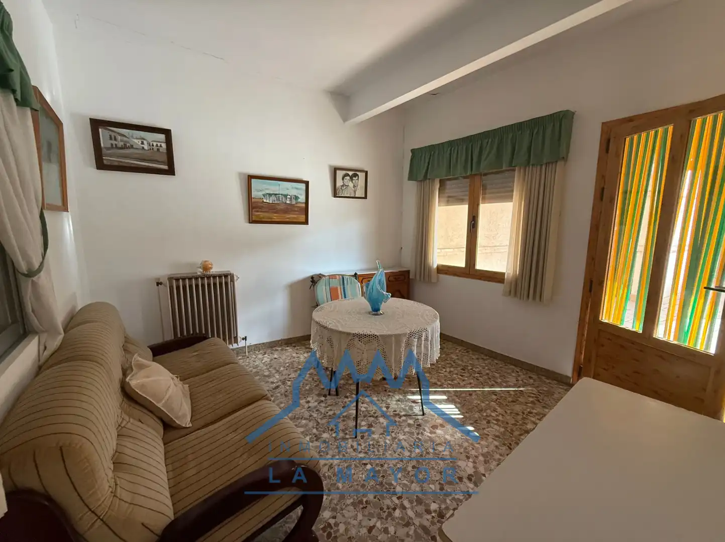 Sala d'estar de Casa o xalet en venda en Almagro amb Jardí privat, Terrassa i Traster