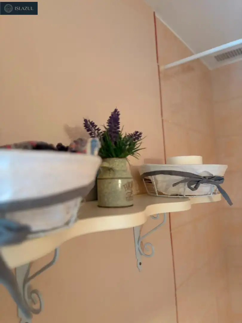 Badezimmer von Einfamilien-Reihenhaus zum Verkauf in Islantilla mit Privatgarten, Terrasse und Abstellraum
