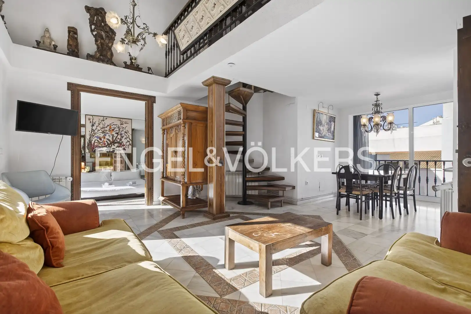 Living room of Houses for sale in Sevilla  with Air Conditioner, Heating and Parquet flooring