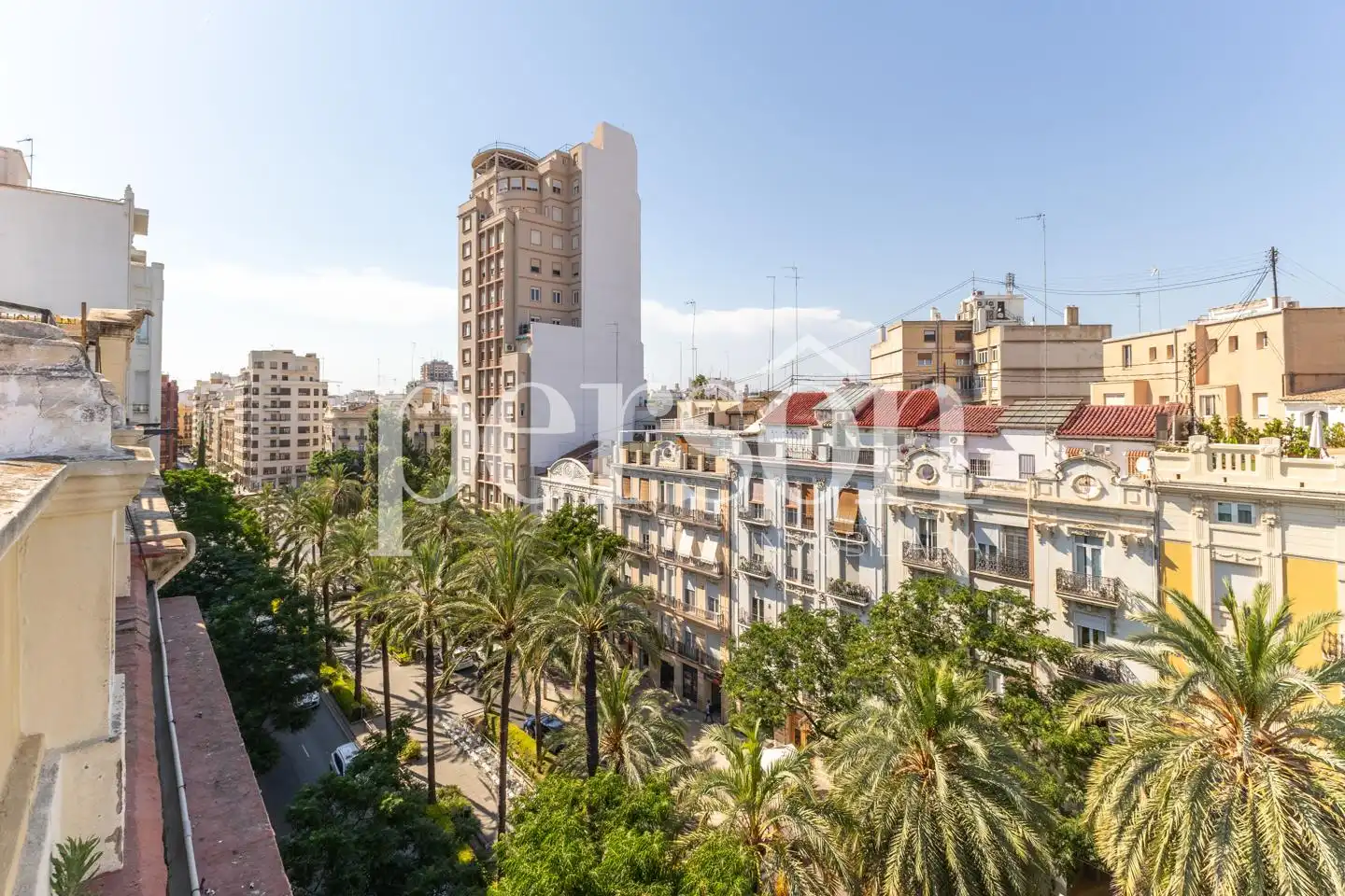 Vista exterior de Àtic de lloguer en Valencia amb Aire condicionat, Terrassa i Moblat