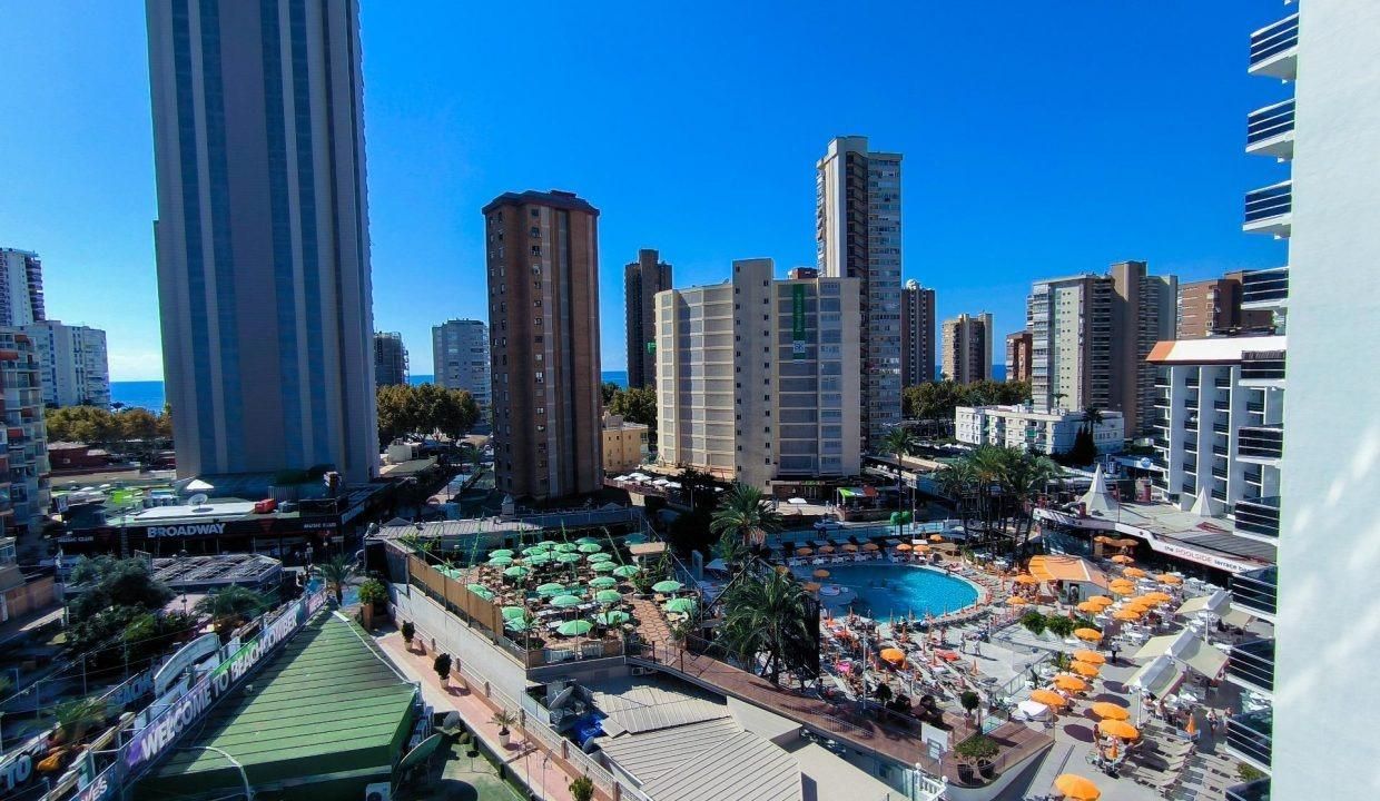 Vista exterior de Apartament en venda en Benidorm amb Aire condicionat, Calefacció i Jardí privat