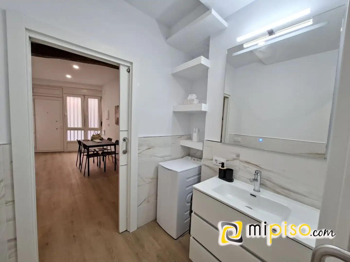 Badezimmer von Wohnung zur Miete in Laredo mit Möbliert