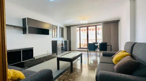 Foto 2 de Pis de lloguer a Avenida de Abril - 9 de Octubre, Valencia