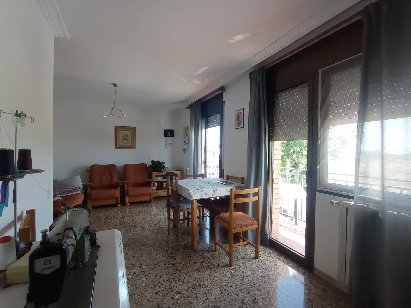 Wohnzimmer von Einfamilien-Reihenhaus zum Verkauf in Santa Perpètua de Mogoda mit Klimaanlage, Heizung und Terrasse