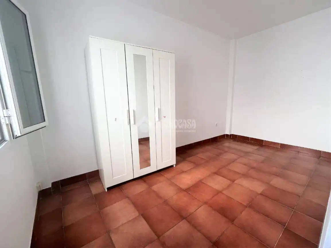 Dormitori de Casa adosada en venda en San Fernando amb Terrassa i Balcó